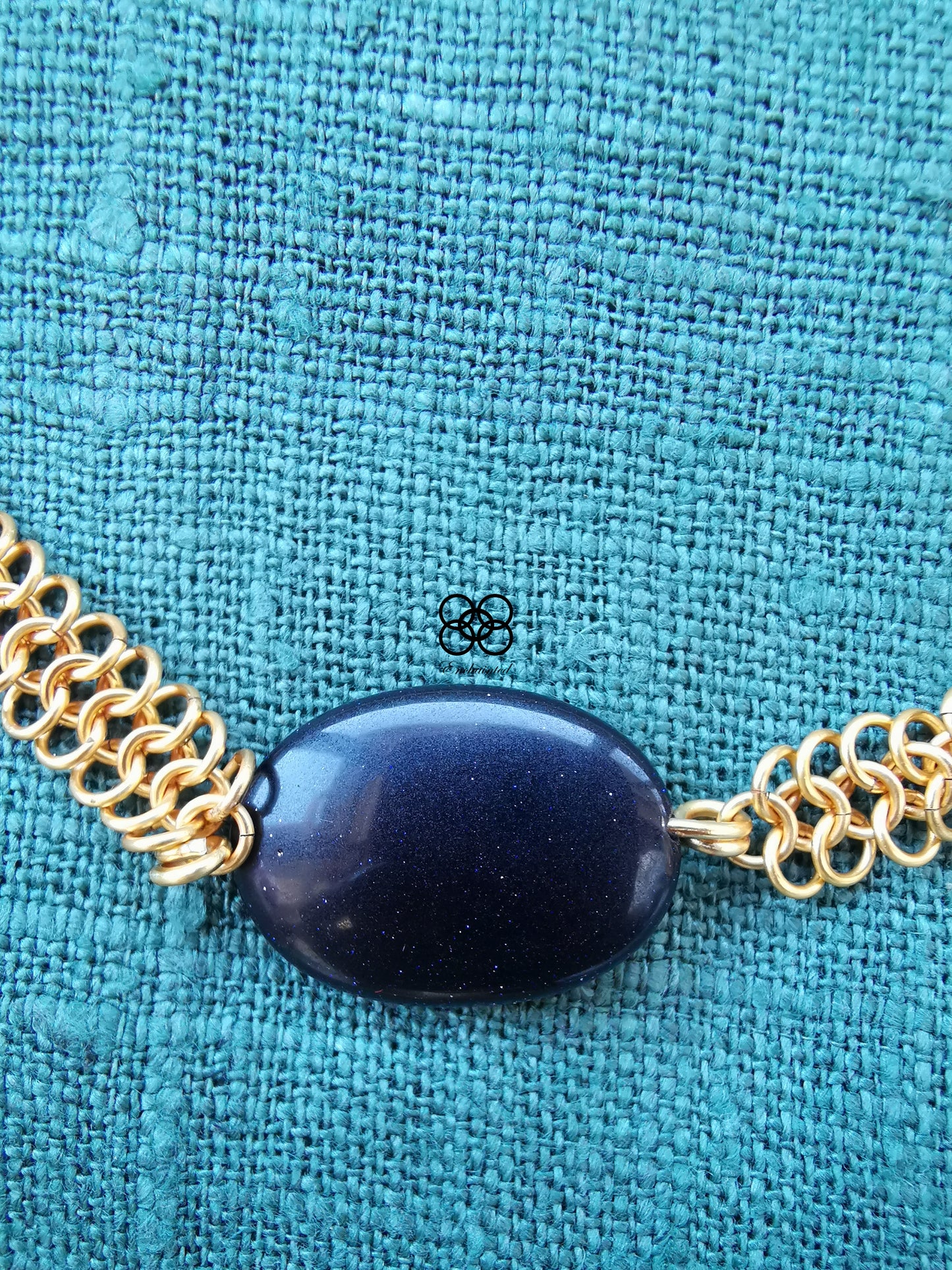 Colier choker din zale și piatra soarelui albastră